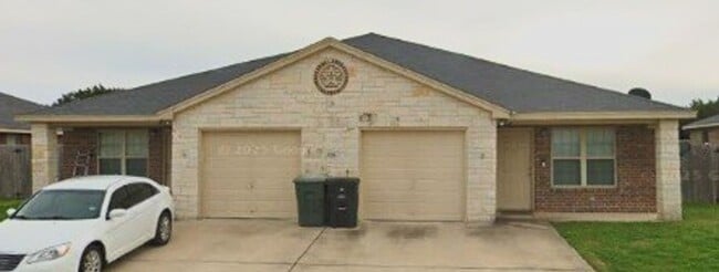 property at 4504 Cambridge Dr