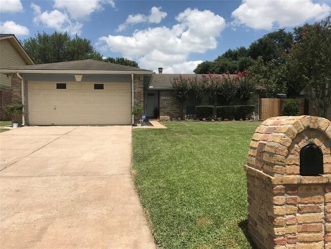 8406 Daycoach Ln in Houston, TX - Building Photo - Building Photo