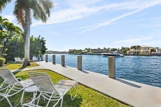 561 Bayshore Dr, Unit 5 in Fort Lauderdale, FL - Foto de edificio - Building Photo