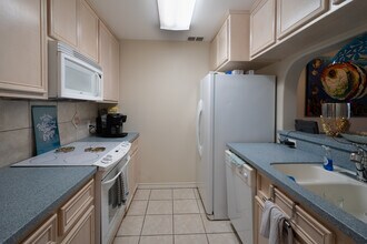 13969 Ports O Call Dr, Unit D in Corpus Christi, TX - Building Photo - Building Photo