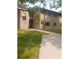 303 1st St SW in Glyndon, MN - Building Photo