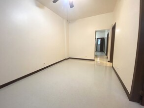 2300 W Taylor St in Chicago, IL - Building Photo - Building Photo