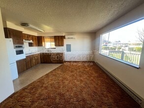 5210 W Henry St in Pasco, WA - Building Photo - Building Photo