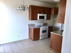 4343 Whitsett Ave, Unit APT 202 in Los Angeles, CA - Building Photo
