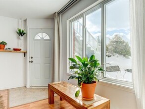 850-860 Des Monts-Sutton Rue in Sherbrooke, QC - Building Photo - Interior Photo