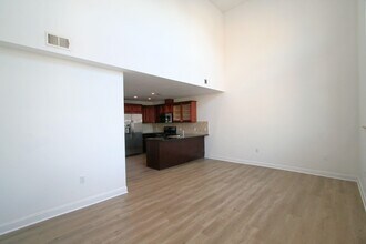 769 MONTGOMERY St in Jersey City, NJ - Building Photo - Building Photo