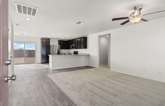 2501 Desi Loop in Belen, NM - Building Photo - Building Photo