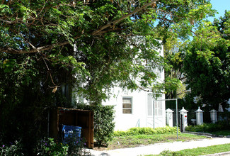 245 NE 33rd St in Miami, FL - Building Photo - Building Photo