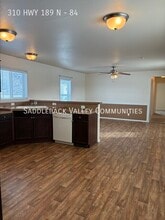 310 HWY 189 in Kemmerer, WY - Foto de edificio - Building Photo