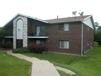 111 W 65th St in Westmont, IL - Foto de edificio