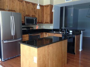 230 Nat Turner Blvd in Newport News, VA - Building Photo - Building Photo