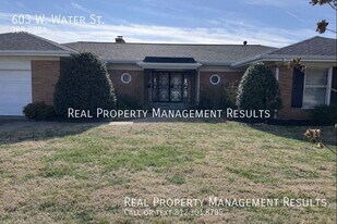 603 W Water St in Newburgh, IN - Building Photo