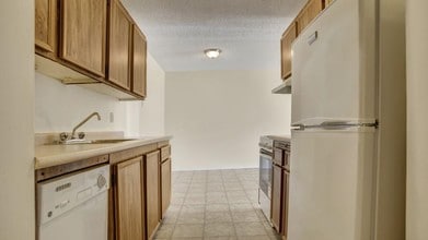 Woodsmere in Prince Albert, SK - Building Photo - Interior Photo