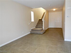 7868 Barntucket Ave in Las Vegas, NV - Building Photo - Building Photo