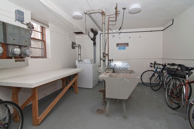 3523 Grand Ave S in Minneapolis, MN - Building Photo - Building Photo