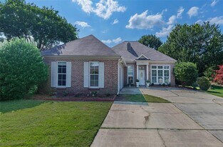 9300 Greythorne Way in Montgomery, AL - Building Photo