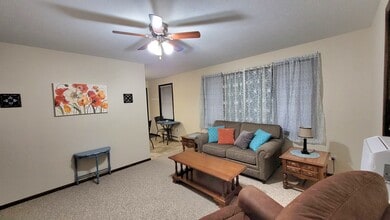 355 Blaine Ave in Elkins, WV - Foto de edificio - Building Photo