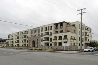 The Balboa in Encino, CA - Foto de edificio - Building Photo