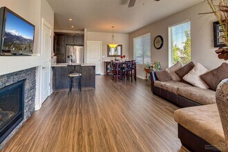 3127 SW 28th St in Redmond, OR - Foto de edificio - Building Photo