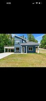100 Plum Ct in Westminster, SC - Building Photo