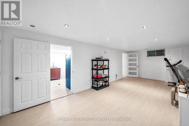 834 Sanok Dr in Pickering, ON - Building Photo - Building Photo