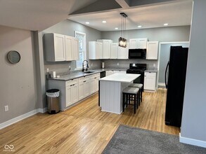 310 S Nebraska St in North Salem, IN - Building Photo - Building Photo