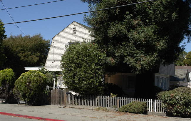 399 Oakland Ave in Oakland, CA - Foto de edificio - Building Photo