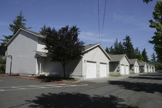 Bush Gardens in Portland, OR - Building Photo - Building Photo