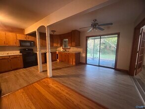 3009 Fairacres Rd SW in Huntsville, AL - Building Photo - Building Photo