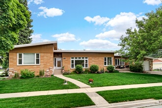 9157 S Avers Ave in Evergreen Park, IL - Foto de edificio - Building Photo