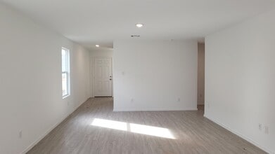 9239 Navarro Vis in New Berlin, TX - Building Photo - Building Photo
