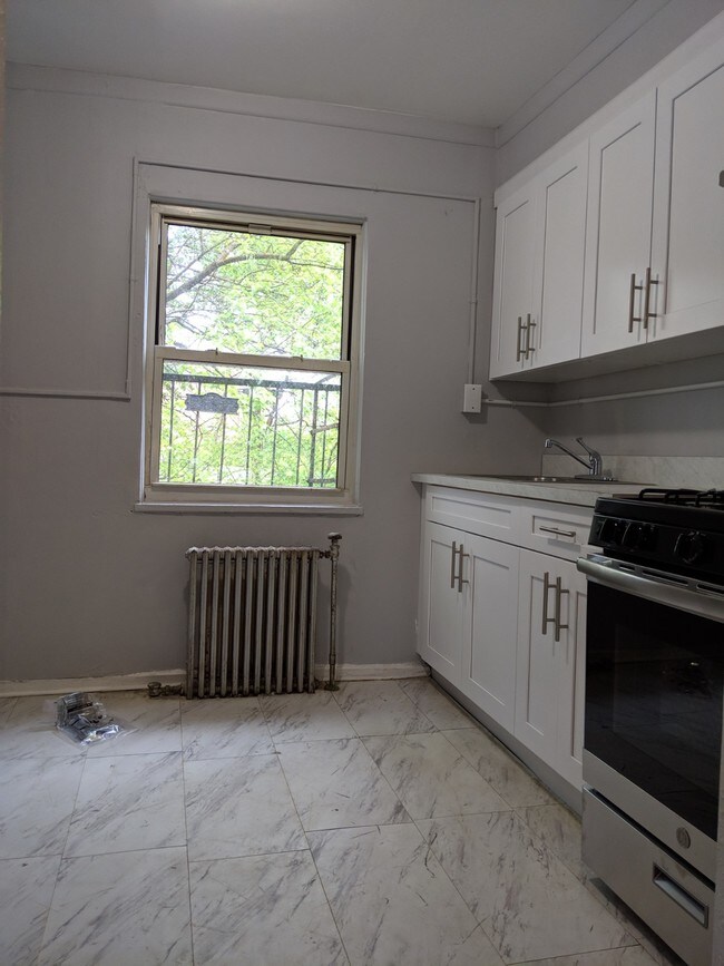 70 Crawford St Apartments and Nearby Newark Apartments For Rent