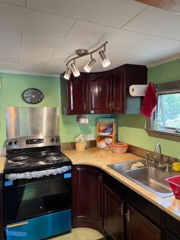 45 Spring St in Lunenburg, MA - Building Photo