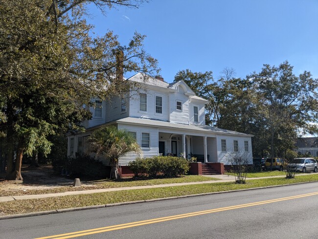 401 N Lee St in Valdosta, GA - Building Photo - Building Photo