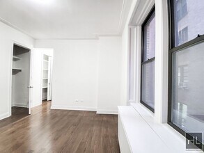 WEST 58 STREET in New York, NY - Building Photo - Building Photo