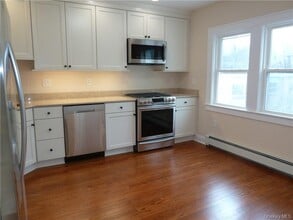 70 Theodore Fremd Ave in Rye, NY - Building Photo - Building Photo