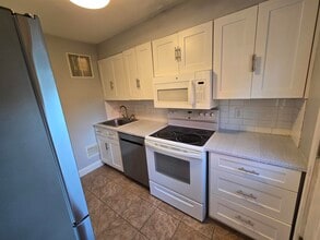 616 Portland St in Rochester, NH - Building Photo - Building Photo