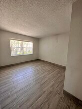 337 Kenilworth Blvd-Unit -2 in West Palm Beach, FL - Building Photo - Building Photo