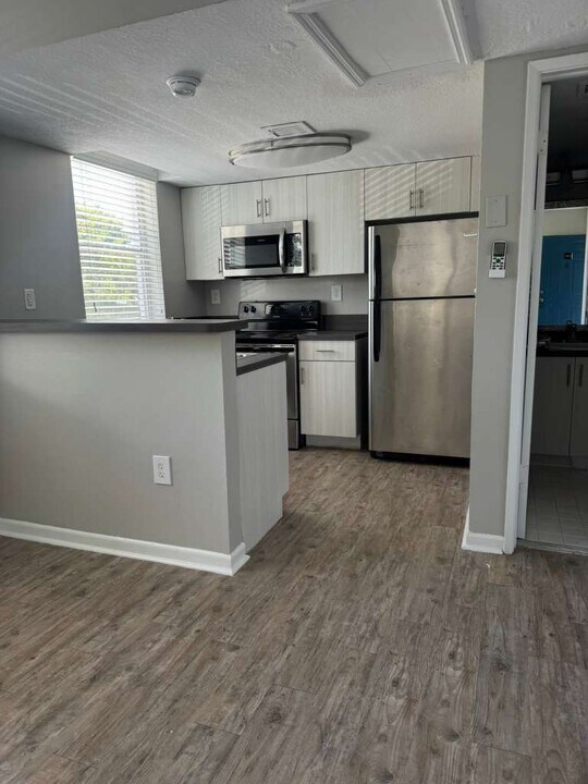 837 Espanola Way, Unit S2 in Miami Beach, FL - Foto de edificio