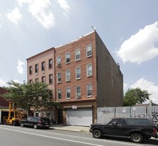 949 Grand St in Brooklyn, NY - Building Photo