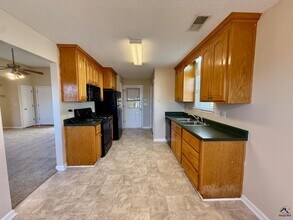 105 Selena Ct, Unit 5E in Warner Robins, GA - Building Photo - Building Photo