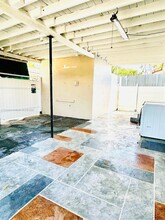 905 NE 111th St in Miami, FL - Building Photo - Building Photo
