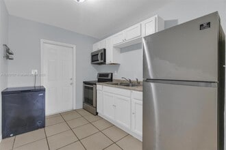 1430 NW 27th Ave in Fort Lauderdale, FL - Building Photo - Building Photo