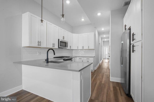 910 N 17th St in Philadelphia, PA - Building Photo - Building Photo