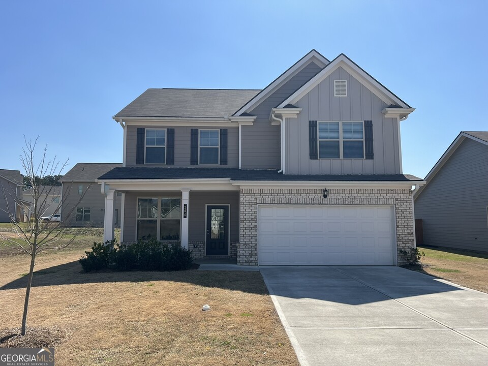 204 Cornwell Wy in Calhoun, GA - Foto de edificio