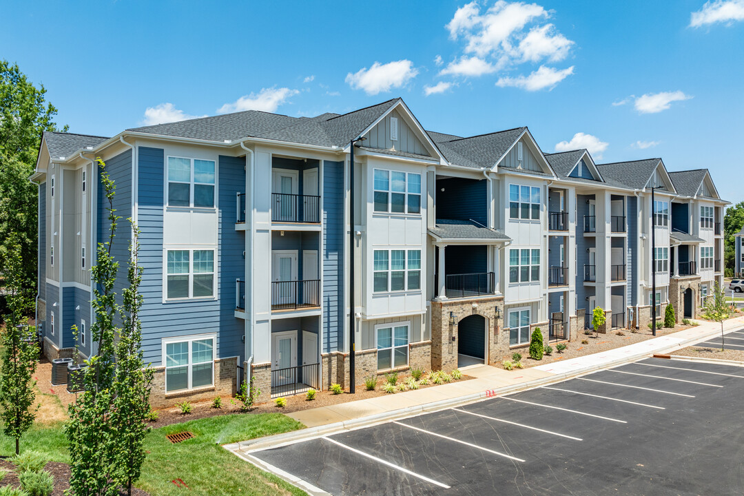 Hamilton Reserve in Greensboro, NC - Building Photo