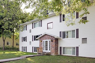 Kimberly Square in Cedar Rapids, IA - Building Photo