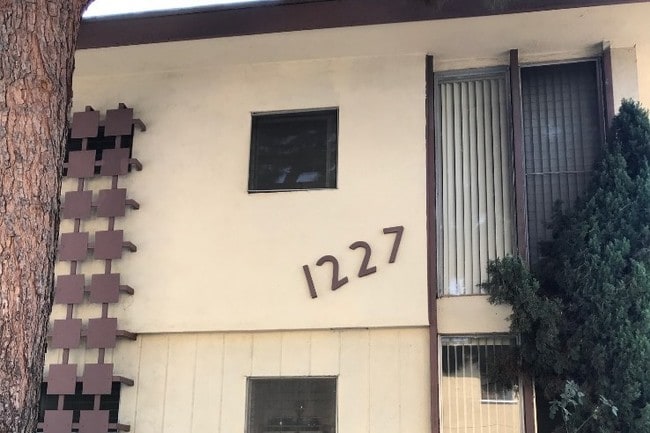 1227 N Genesee Ave, Unit 2