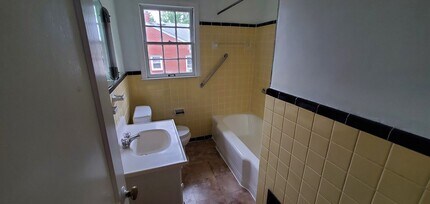 1004 Hampton St in Greensboro, NC - Building Photo - Building Photo