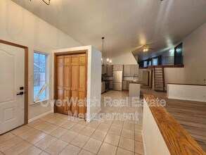 10322 Chain of Rock St in Anchorage, AK - Building Photo - Building Photo